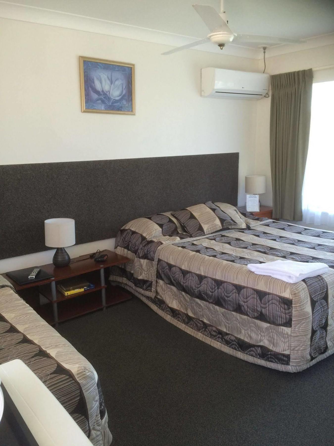 Hanging Rock Family Motel Batemans Bay Eksteriør billede