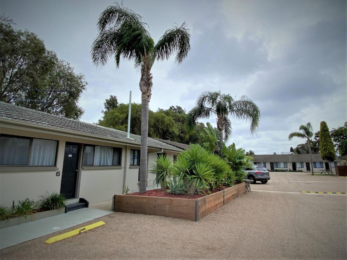 Hanging Rock Family Motel Batemans Bay Eksteriør billede